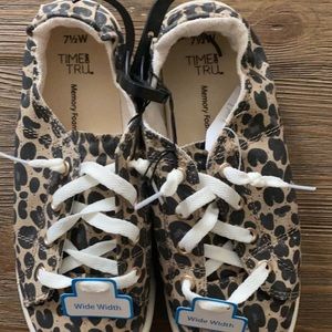 Leopard shoes